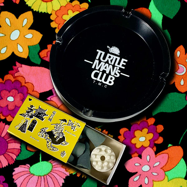 【GOODS+CD】TURTLE MAN's CLUB 灰皿&マッチ箱入りお香セット※超特典おまけCD「ジャパニーズレガエ3」&ステッカー付き -TURTLE MAN's CLUB-