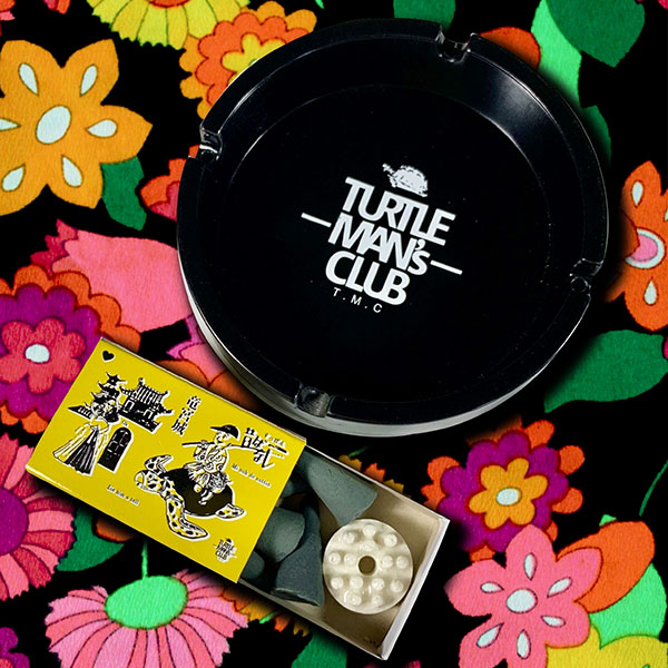 GOODS+CD】TURTLE MAN's CLUB 灰皿u0026マッチ箱入りお香セット※超特典おまけCD「ジャパニーズレガエ3」u0026ステッカー付き  -TURTLE MAN's CLUB- | ESP TRICKSTAR WEB STORE