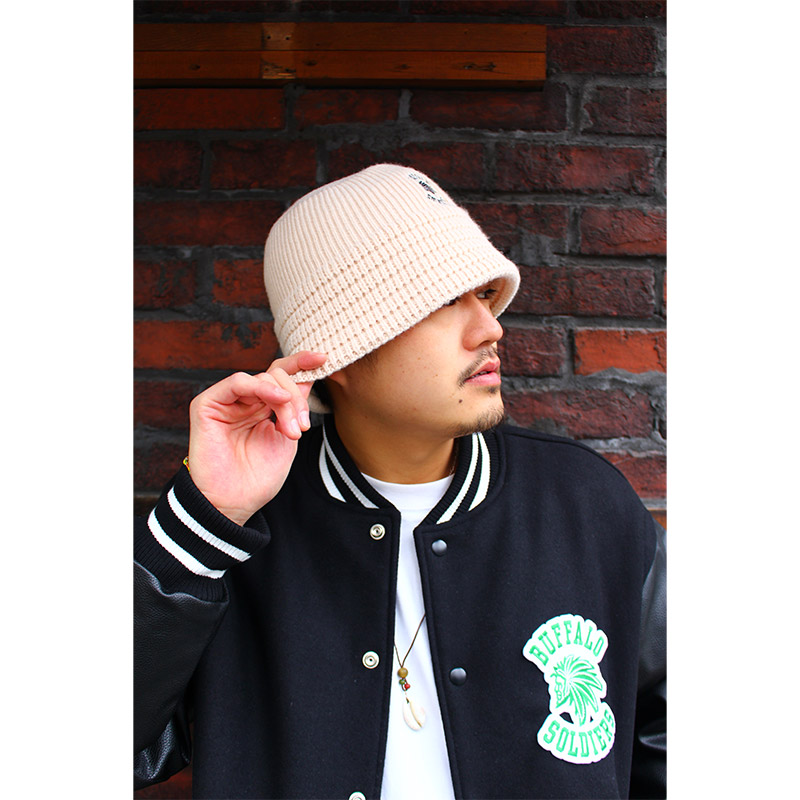 BS KNIT BUCKET HAT