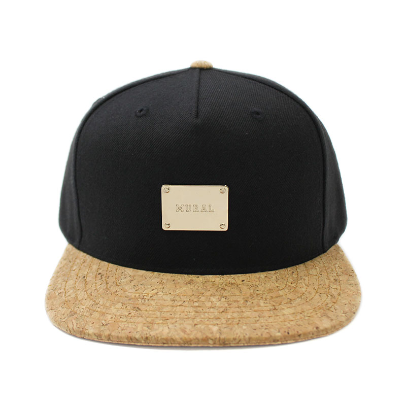 METAL PLATE SNAPBACK CAP -CORK-