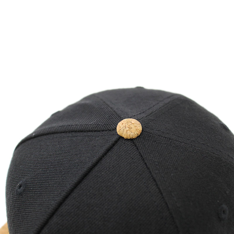 METAL PLATE SNAPBACK CAP -CORK-