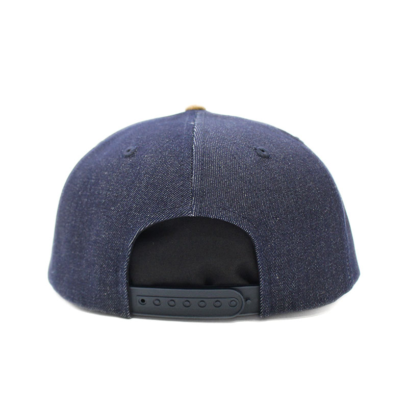 METAL PLATE SNAPBACK CAP -CORK-