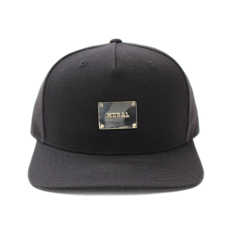 METAL PLATE SNAPBACK CAP