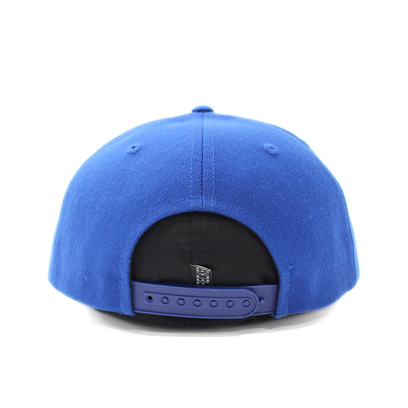 METAL PLATE SNAPBACK CAP