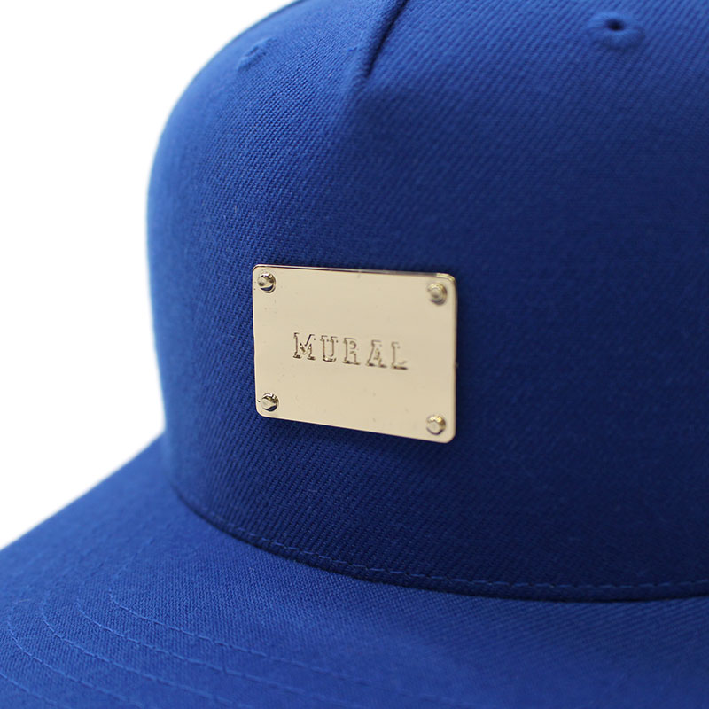 METAL PLATE SNAPBACK CAP