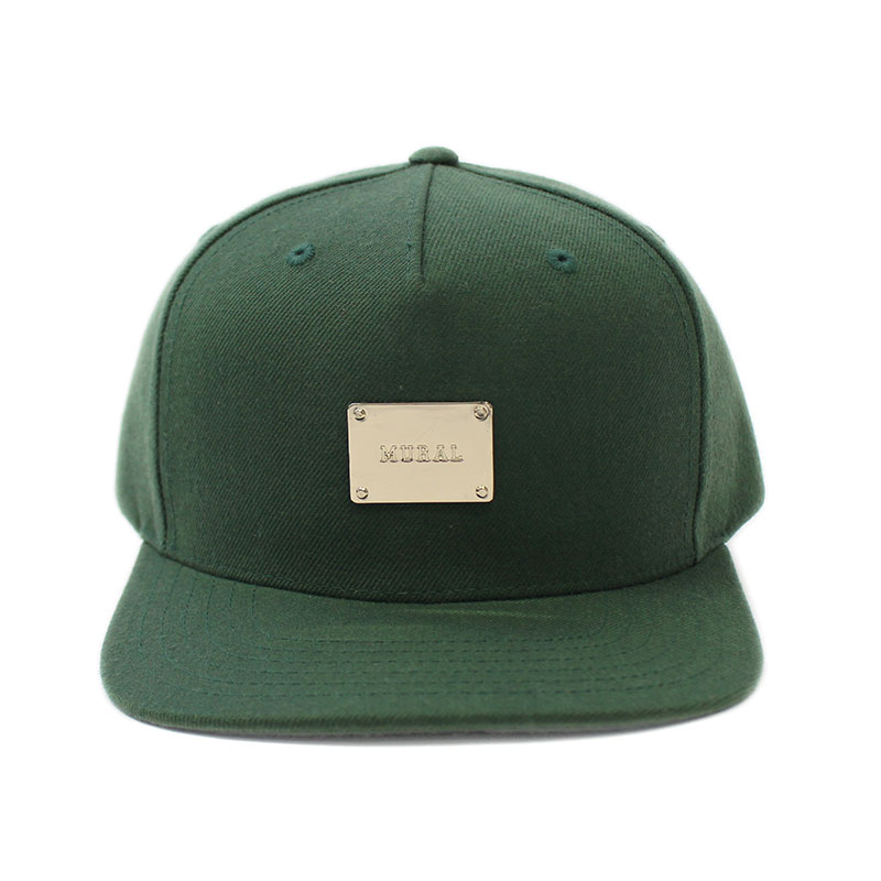 METAL PLATE SNAPBACK CAP