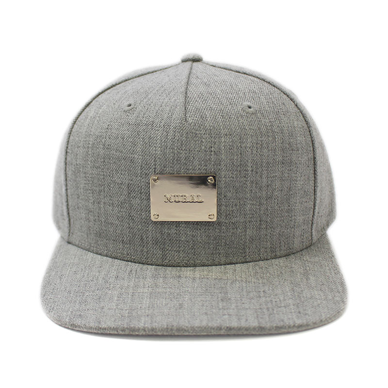 METAL PLATE SNAPBACK CAP