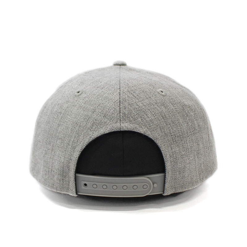 METAL PLATE SNAPBACK CAP