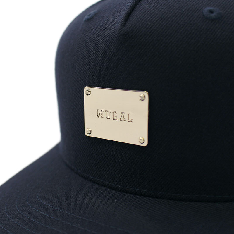 METAL PLATE SNAPBACK CAP