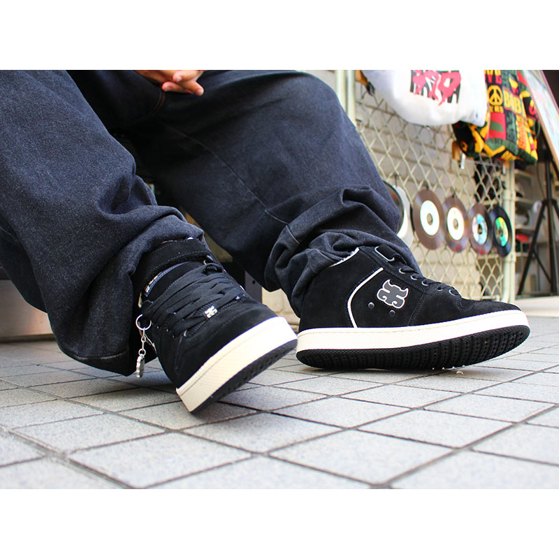 GRASSHOPPER WAXED SUEDE AND SHEARLING