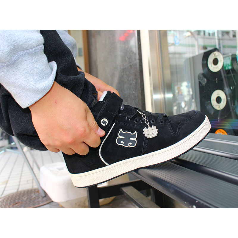 GRASSHOPPER WAXED SUEDE AND SHEARLING