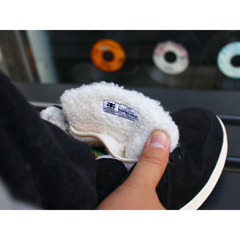 GRASSHOPPER WAXED SUEDE AND SHEARLING