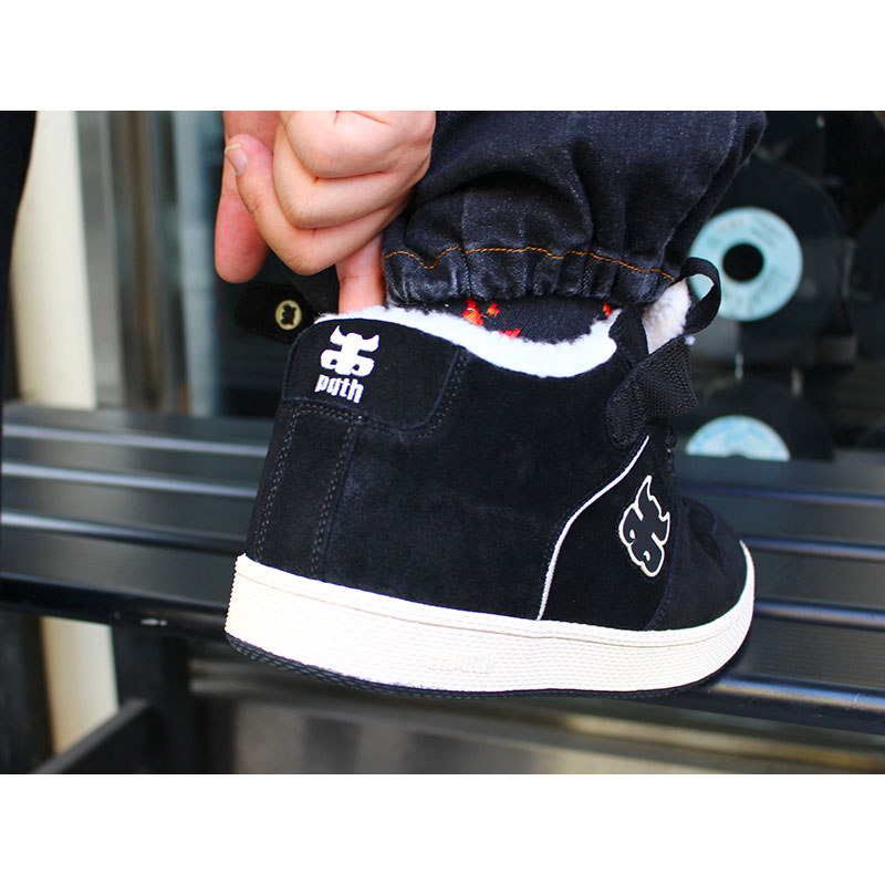 GRASSHOPPER WAXED SUEDE AND SHEARLING