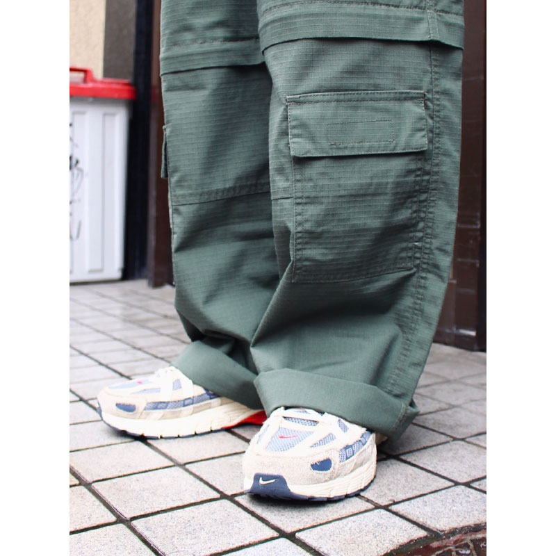 MULTI POCKET CARGO PANTS