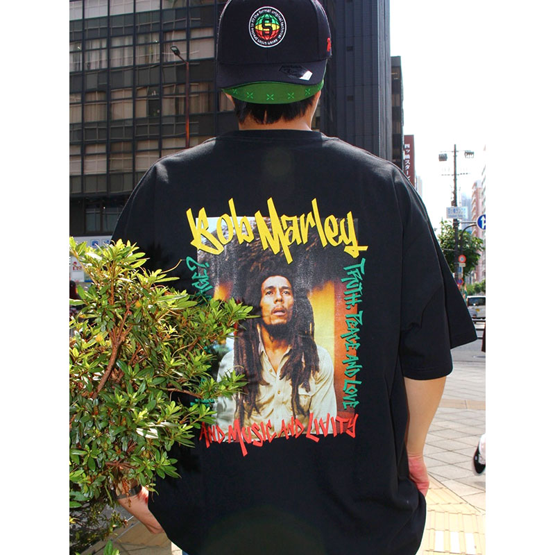 MEGGASE T-SHIRT